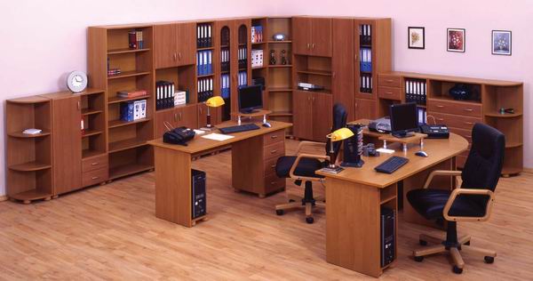Nên chọn sàn gỗ hay sàn nhựa cho văn phòng làm việc?