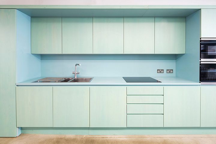 tủ bếp màu xanh pastel