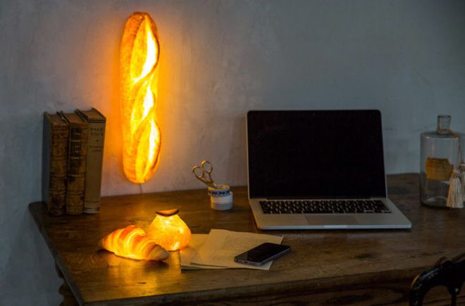 Trang trí phòng làm việc với đèn hình bánh mì-1