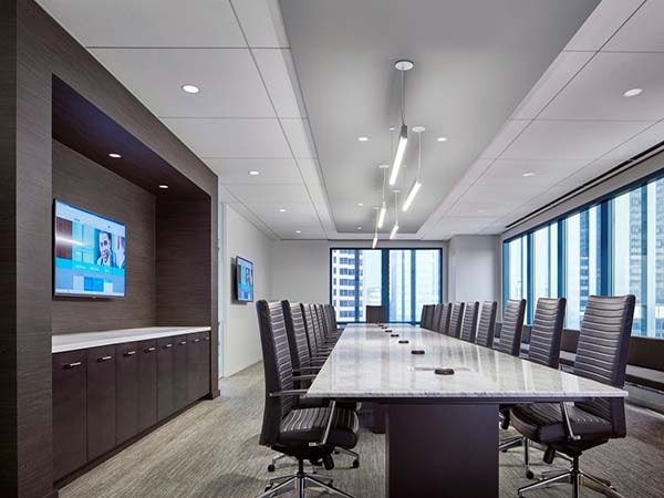 Để có thể lên được phương án thiết kế nội thất phòng họp ấn tượng bạn cần phải căn cứ vào mặt bằng thực tế và nhu cầu sử dụng của doanh nghiệp mình.